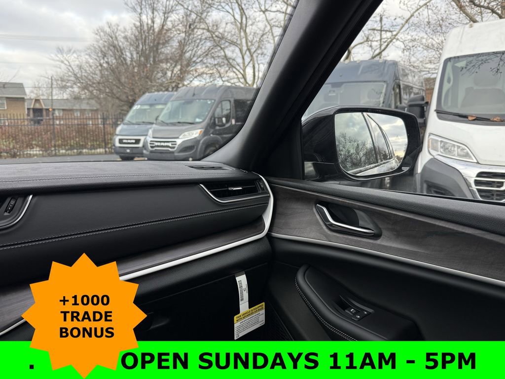 New 2025 Jeep Grand Cherokee Limited image 26