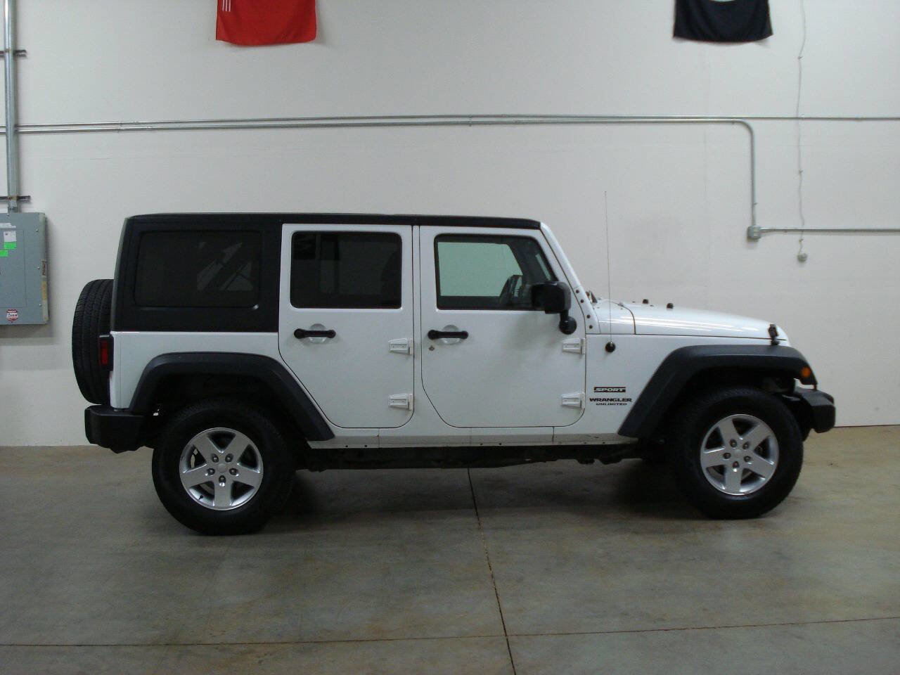 Used 2017 Jeep Wrangler Unlimited Sport w/ Quick Order Package 24S image 3