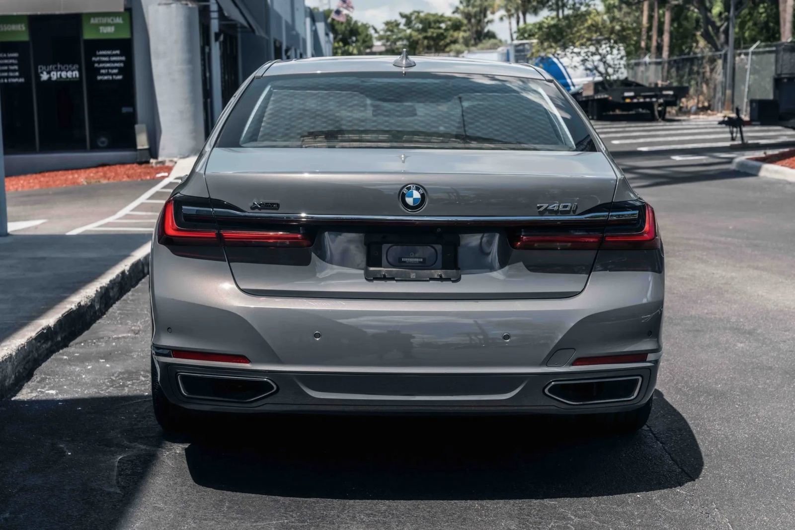Used 2022 BMW 740i xDrive w/ Premium Package AWD/4WD image 4