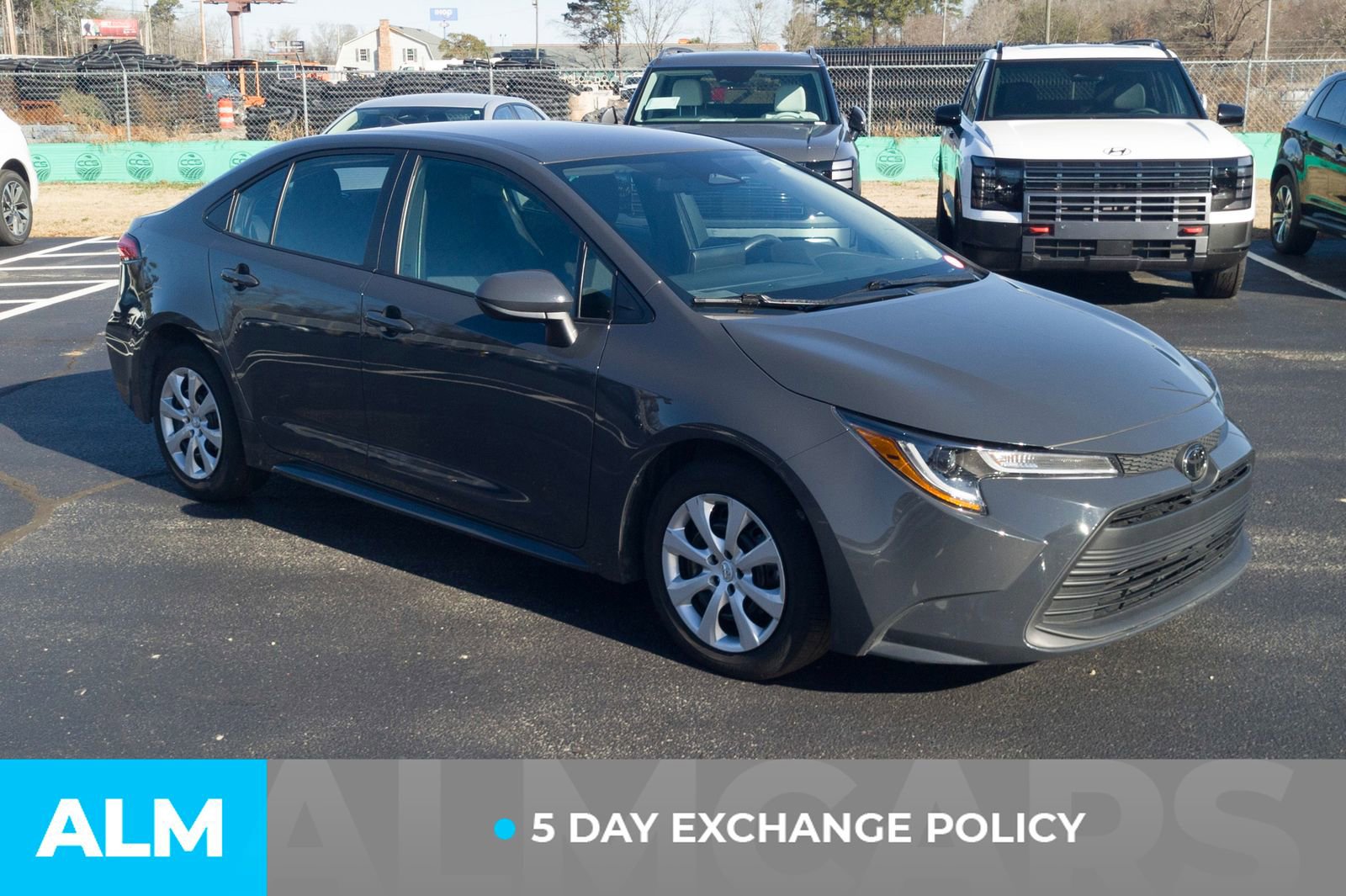 Used 2025 Toyota Corolla LE image 3