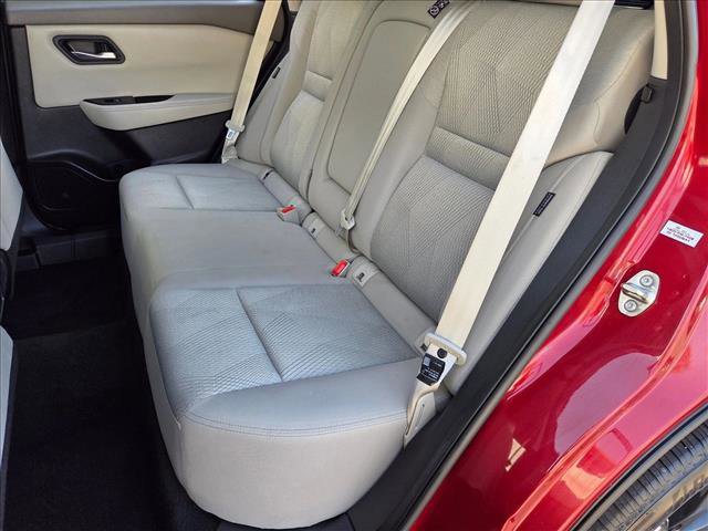 Used 2025 Nissan Rogue SV image 17
