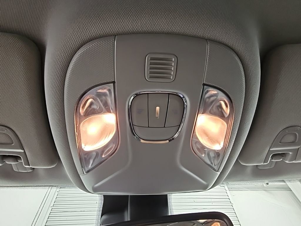 Used 2022 Jeep Compass Latitude image 24