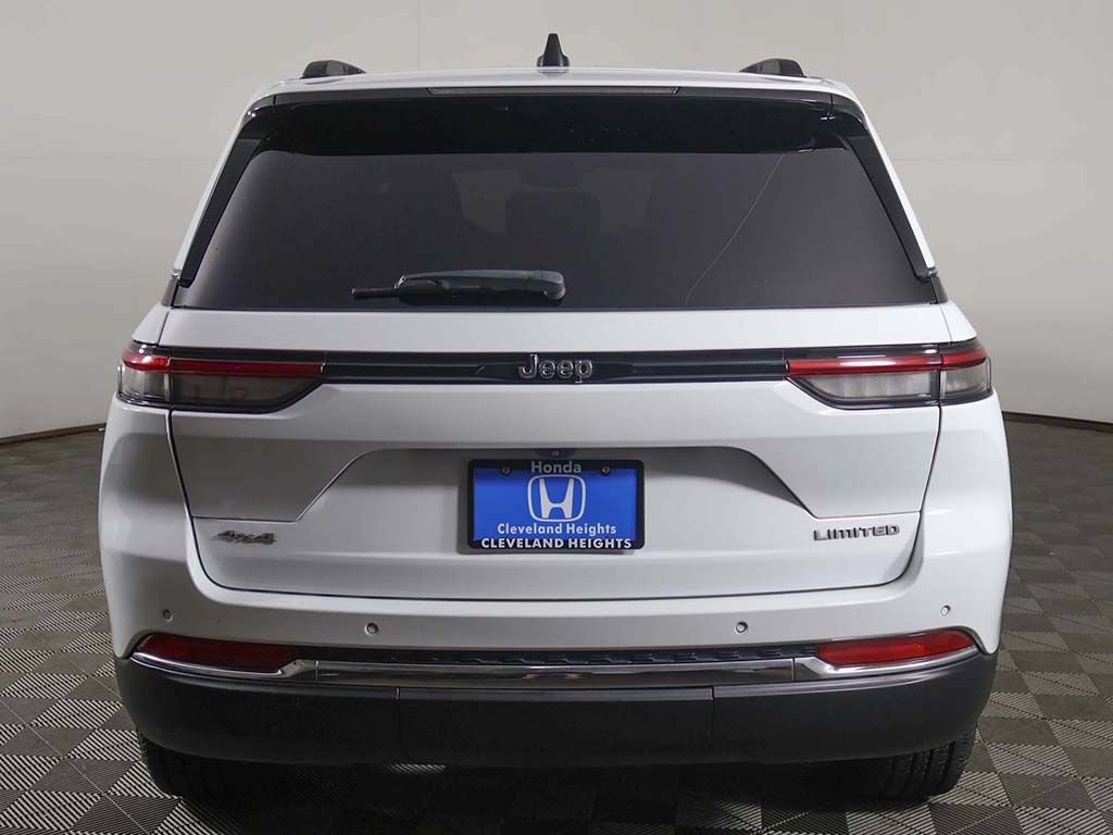 Used 2022 Jeep Grand Cherokee Limited AWD/4WD image 14