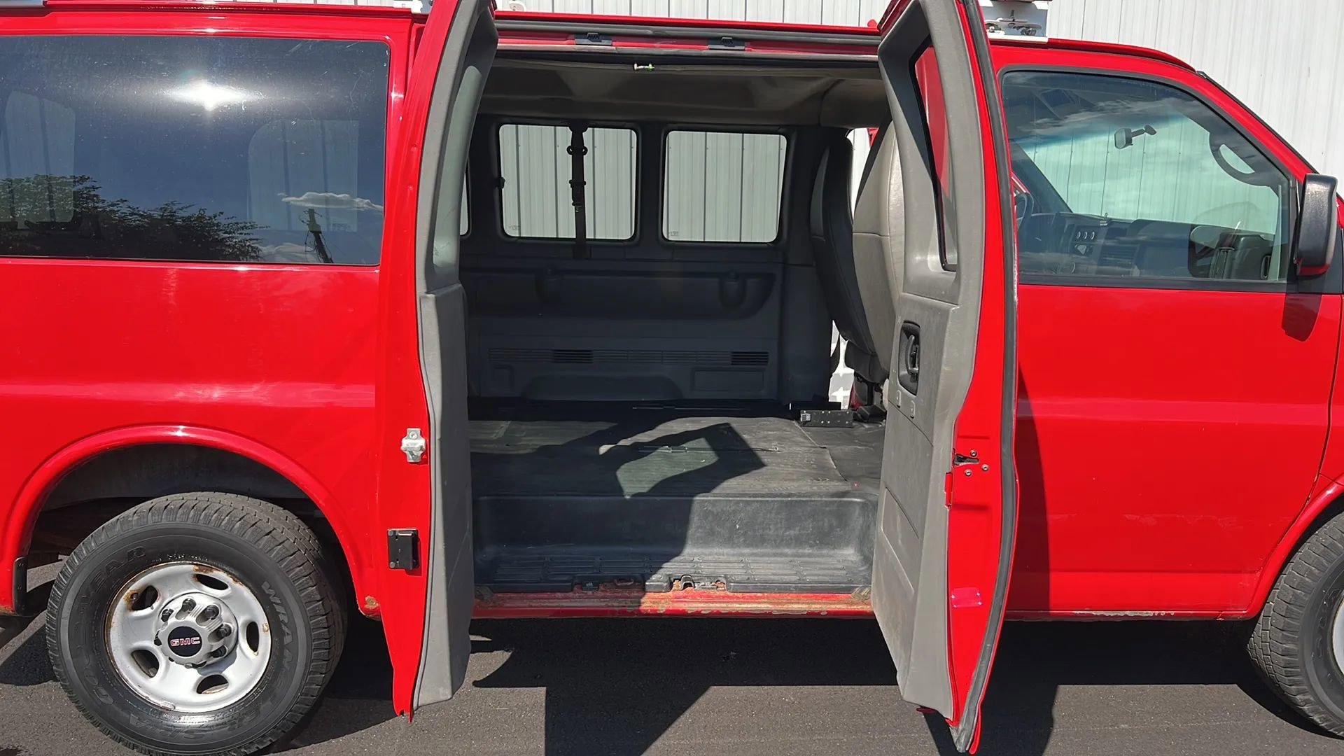 Used 2014 GMC Savana 2500 image 14