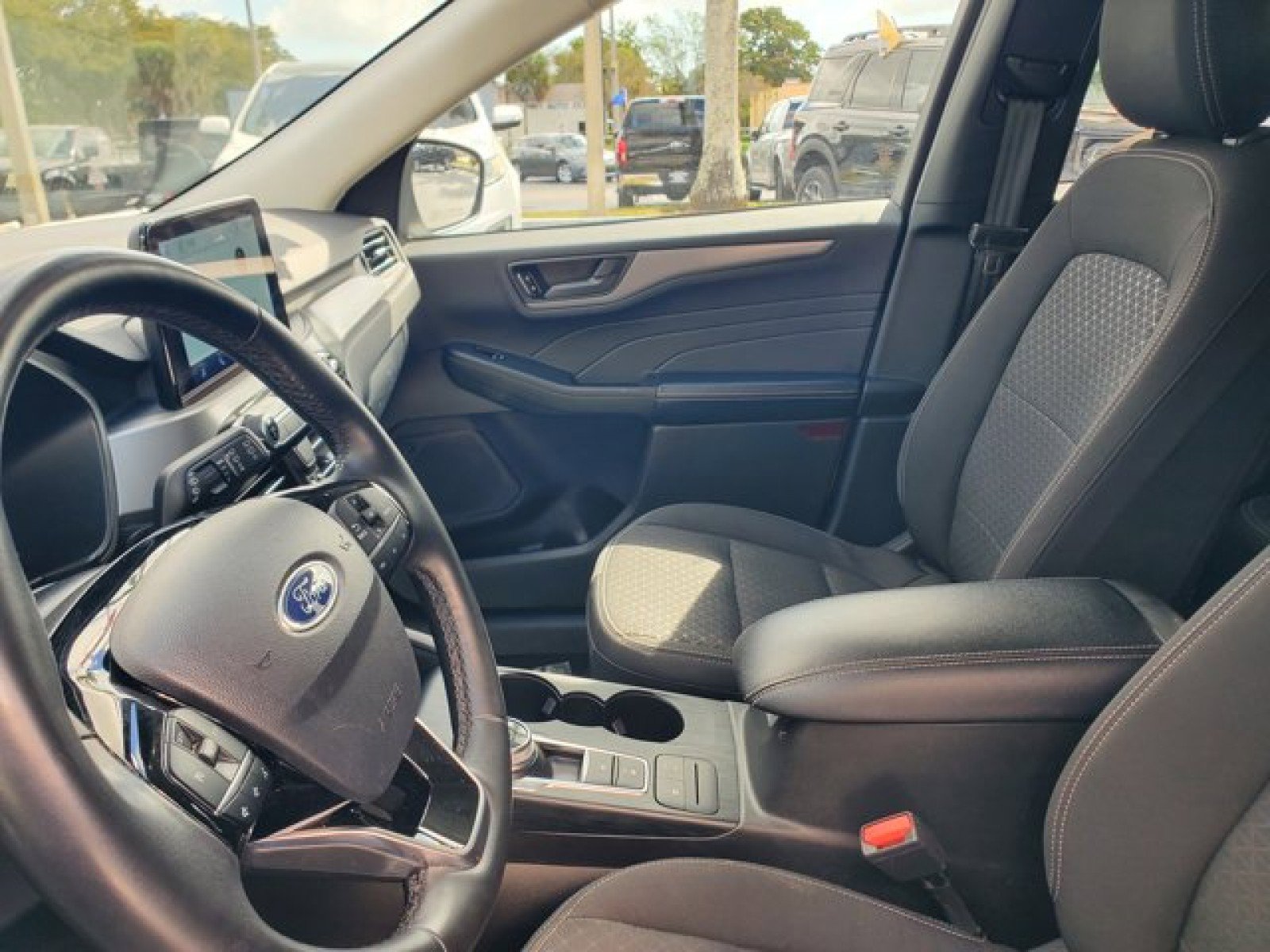 Used 2024 Ford Escape Active image 11