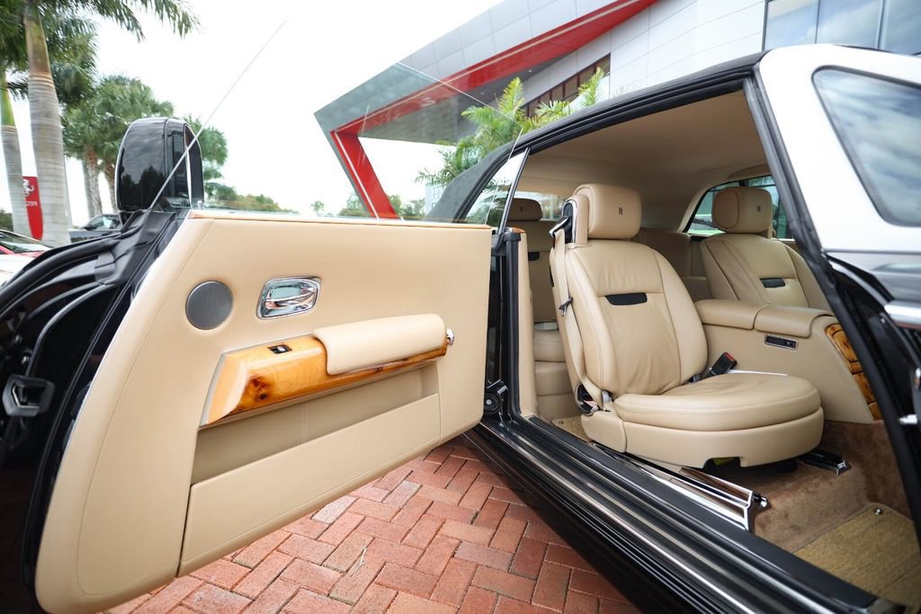Used 2010 Rolls-Royce Phantom Drophead Coupe image 56