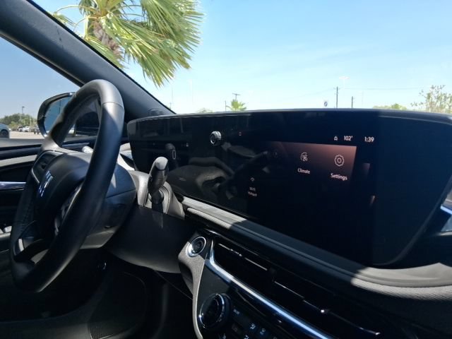 Used 2025 Buick Envista Sport Touring w/ Experience Buick Package FWD image 11