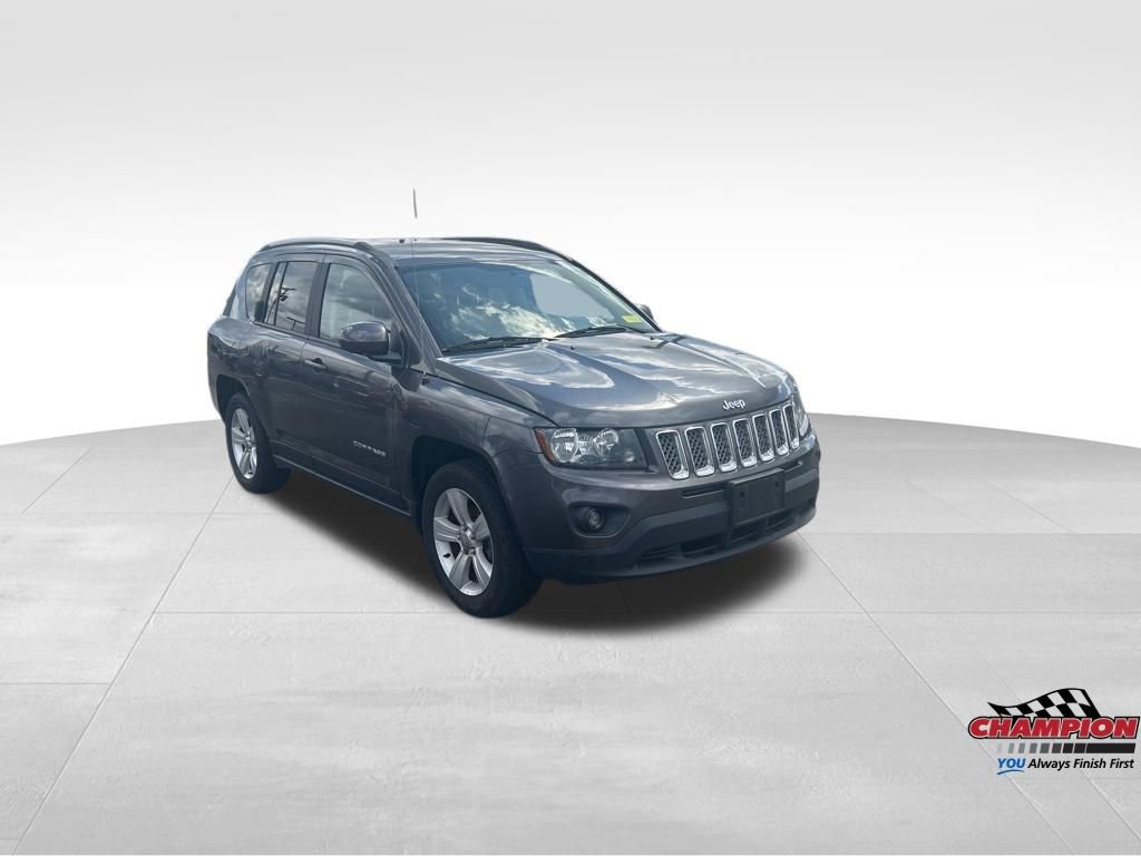 Used 2017 Jeep Compass Latitude image 8