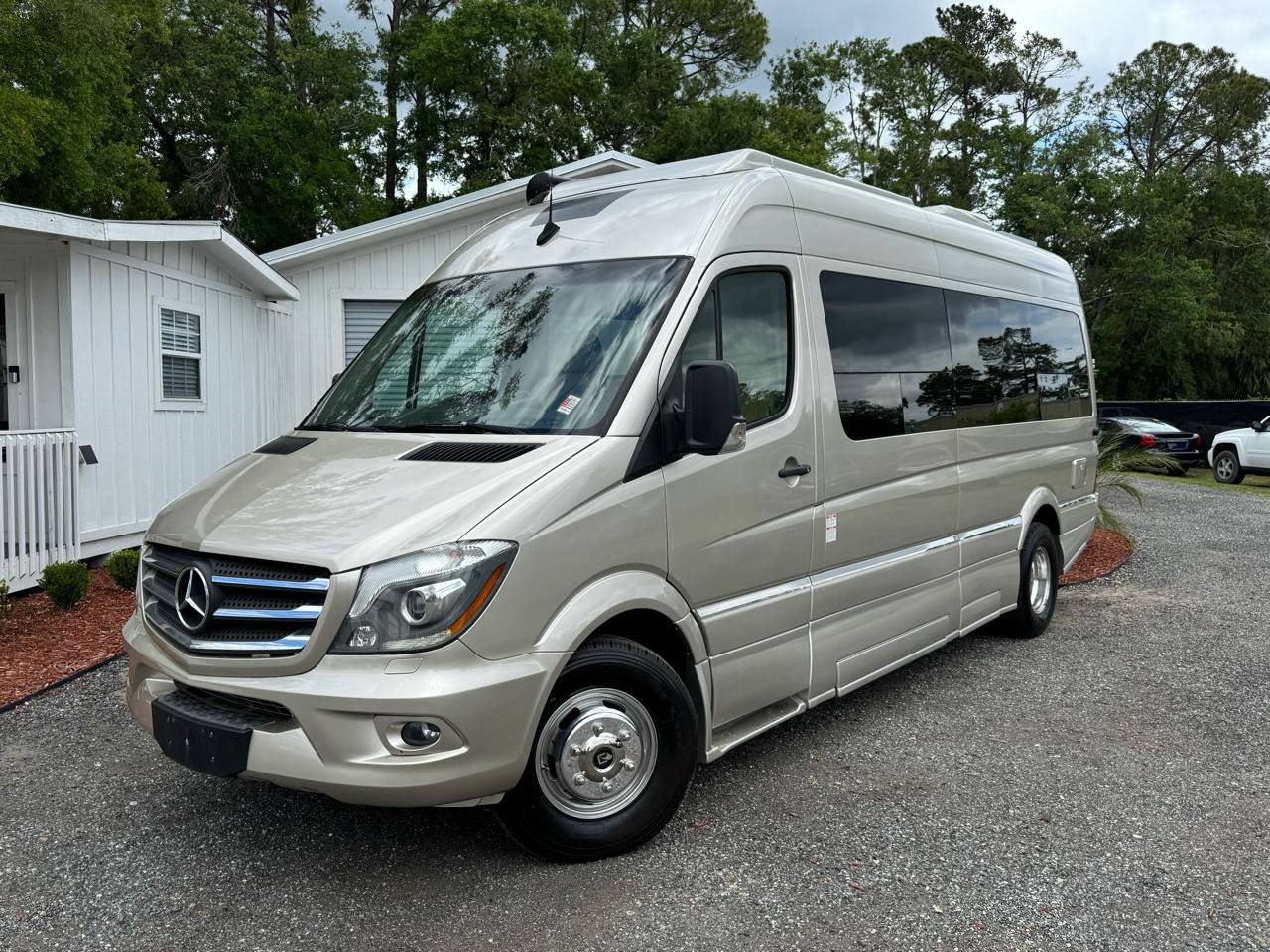 Used 2017 Mercedes-Benz Sprinter 3500 image 1