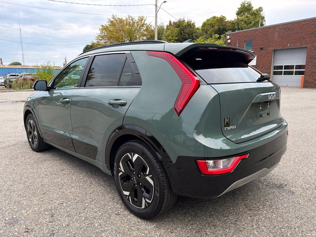 Used 2023 Kia Niro Wind w/ Wind Preserve Package FWD image 4