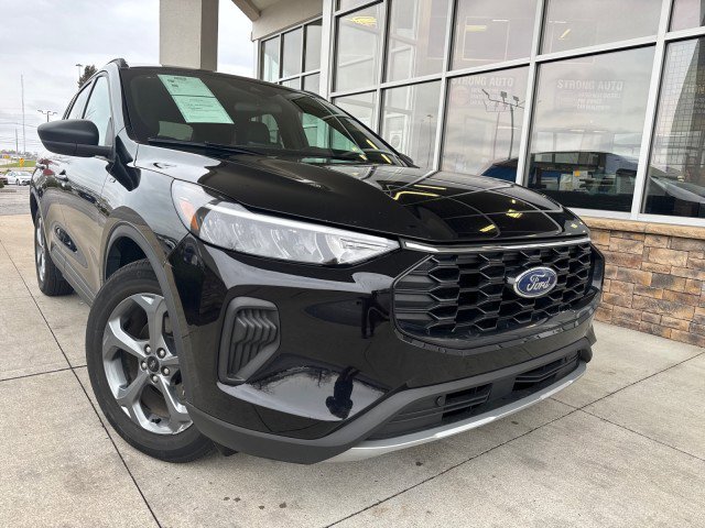 Used 2025 Ford Escape ST-Line image 2