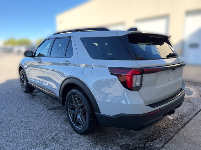 New 2027 Ford Explorer ST-Line w/ Premium Package AWD/4WD image 9