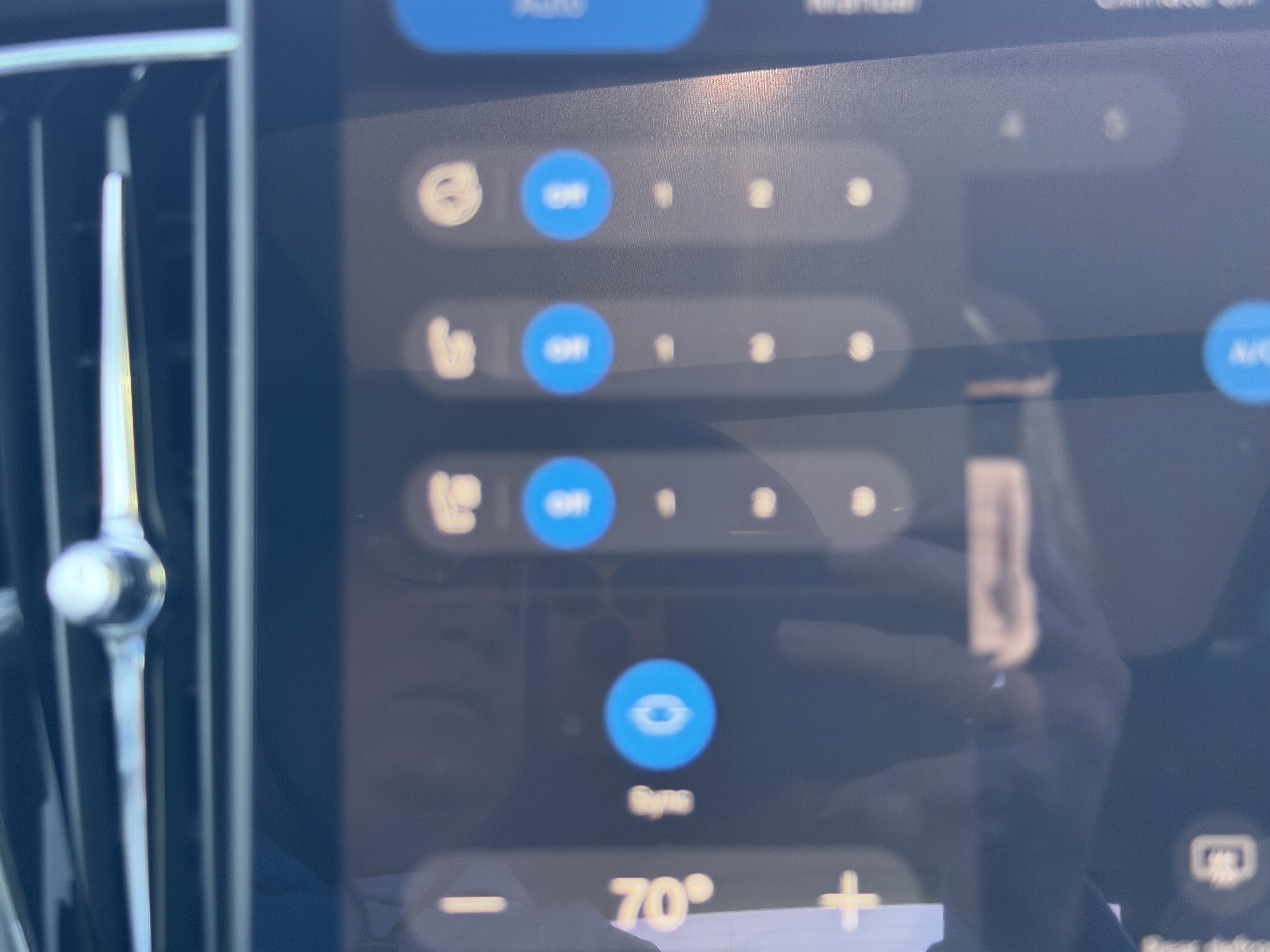 New 2026 Volvo XC60 T8 Ultra w/ Climate Package image 24