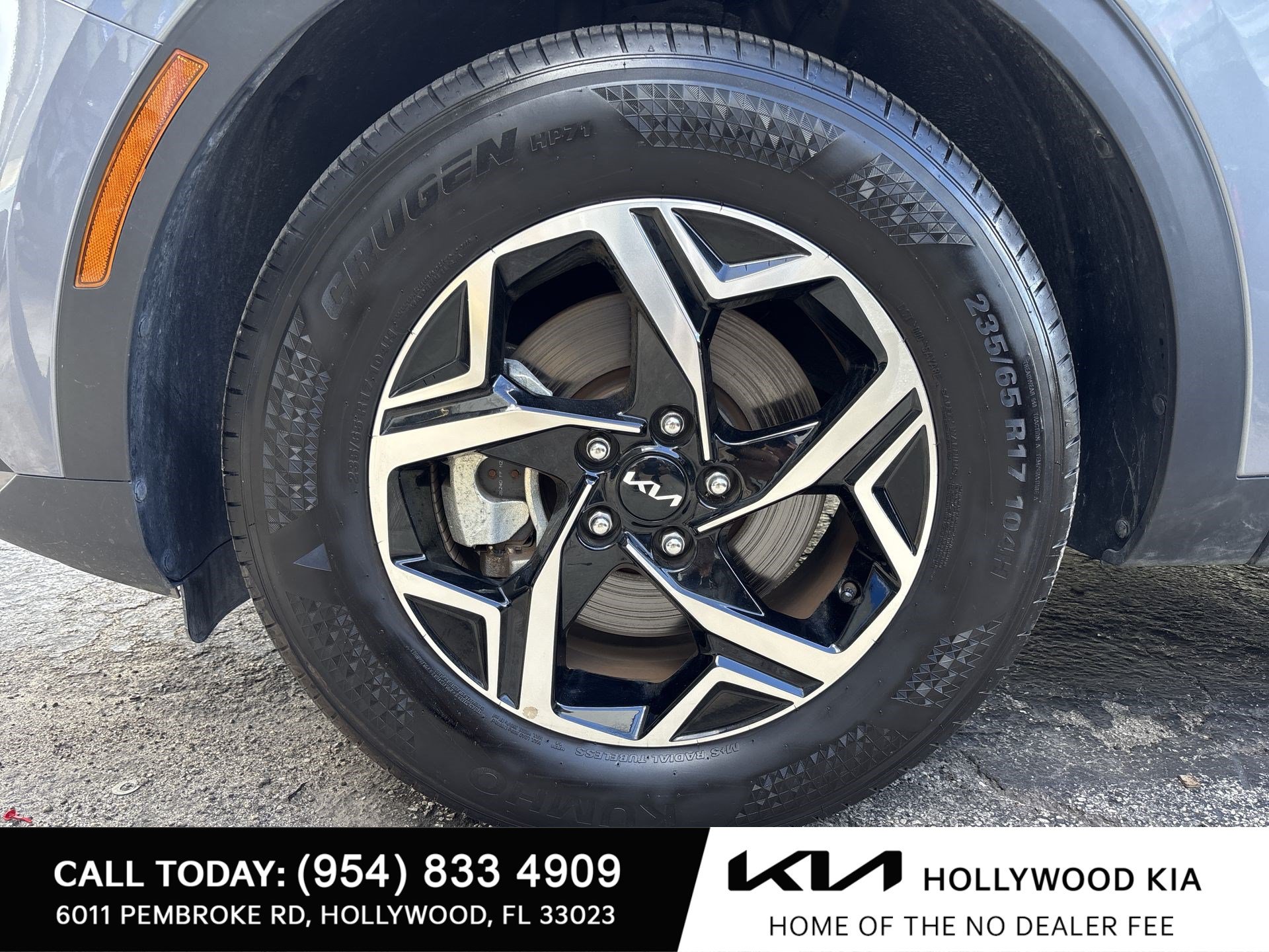 Used 2025 Kia Sportage LX FWD image 18