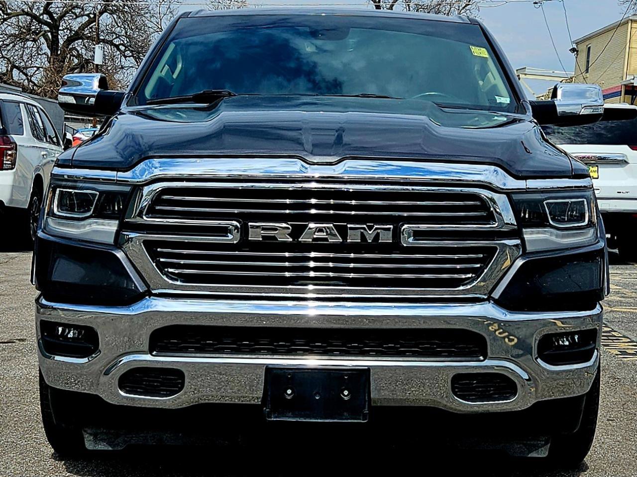 Used 2019 RAM 1500 Laramie AWD/4WD image 2
