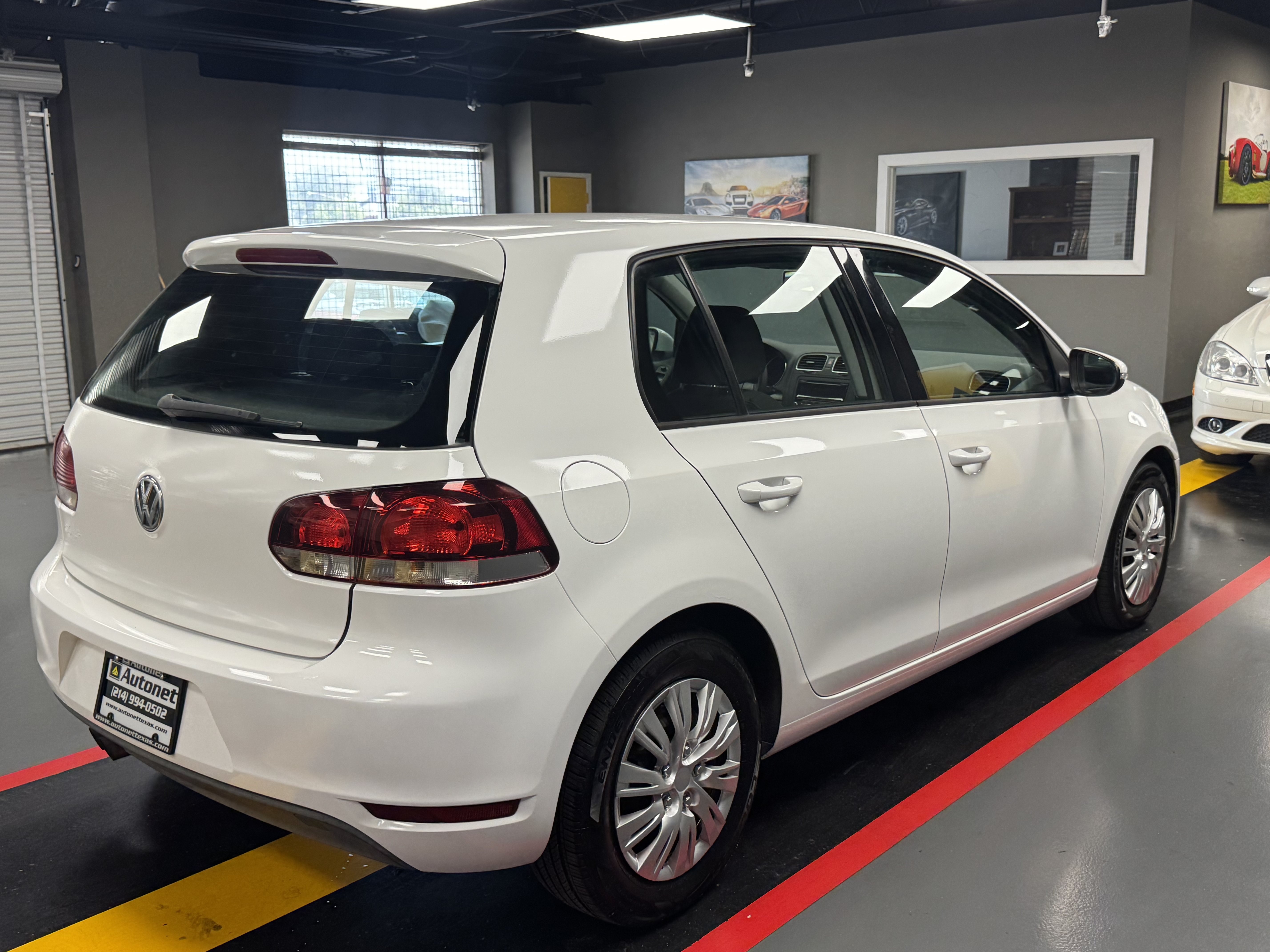 Used 2012 Volkswagen Golf 4-Door FWD image 6