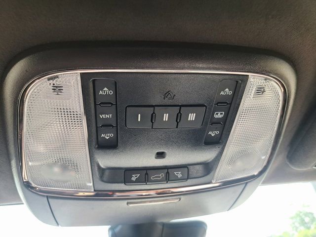 Used 2018 Jeep Grand Cherokee Summit image 19