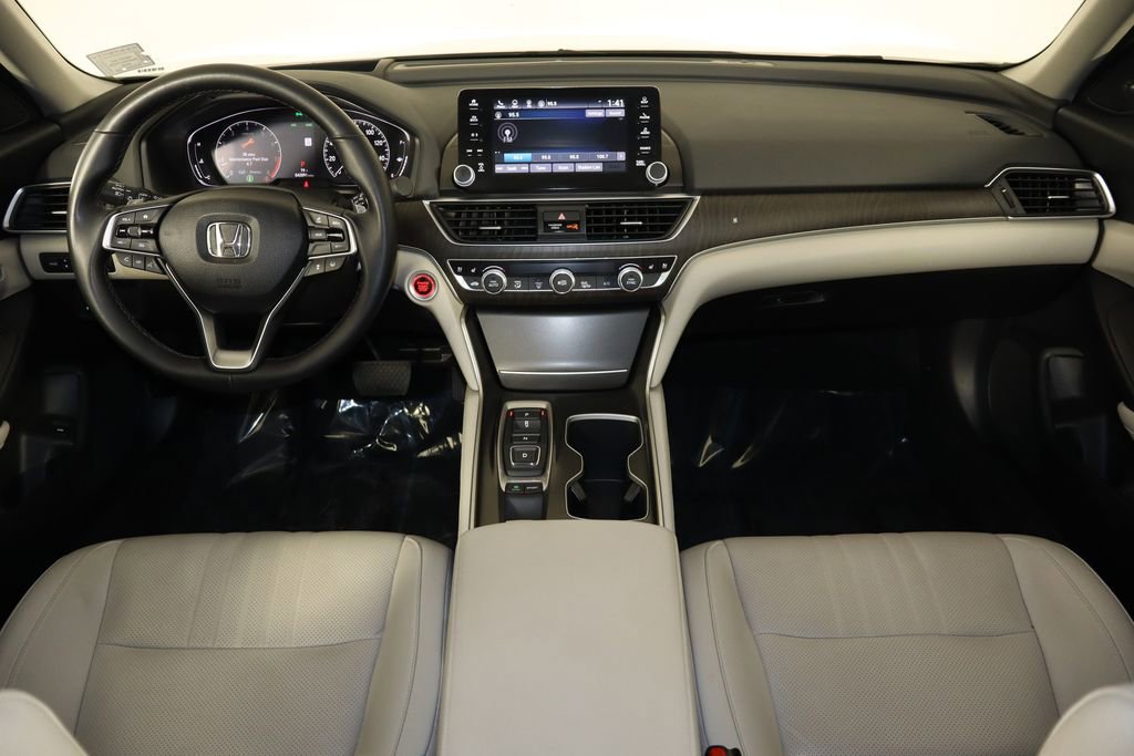 Used 2018 Honda Accord Touring image 13