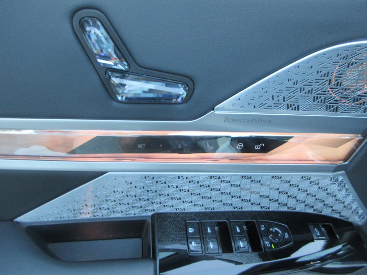 Used 2023 BMW 760i xDrive AWD/4WD image 9