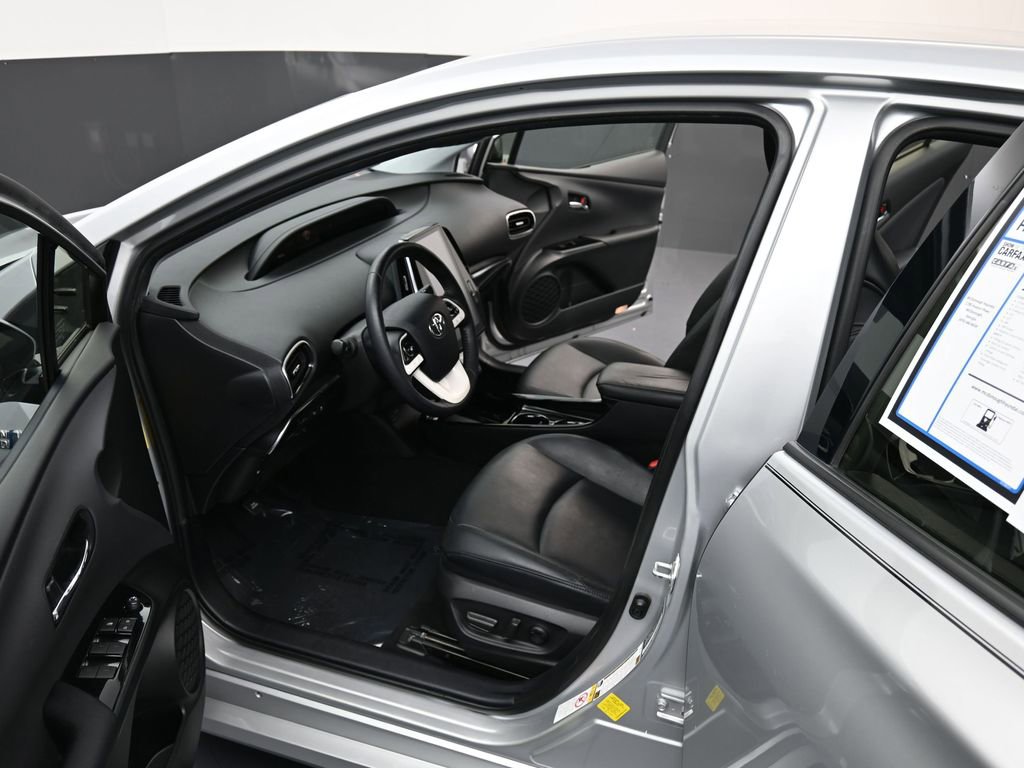 Used 2019 Toyota Prius Prime Advanced image 11