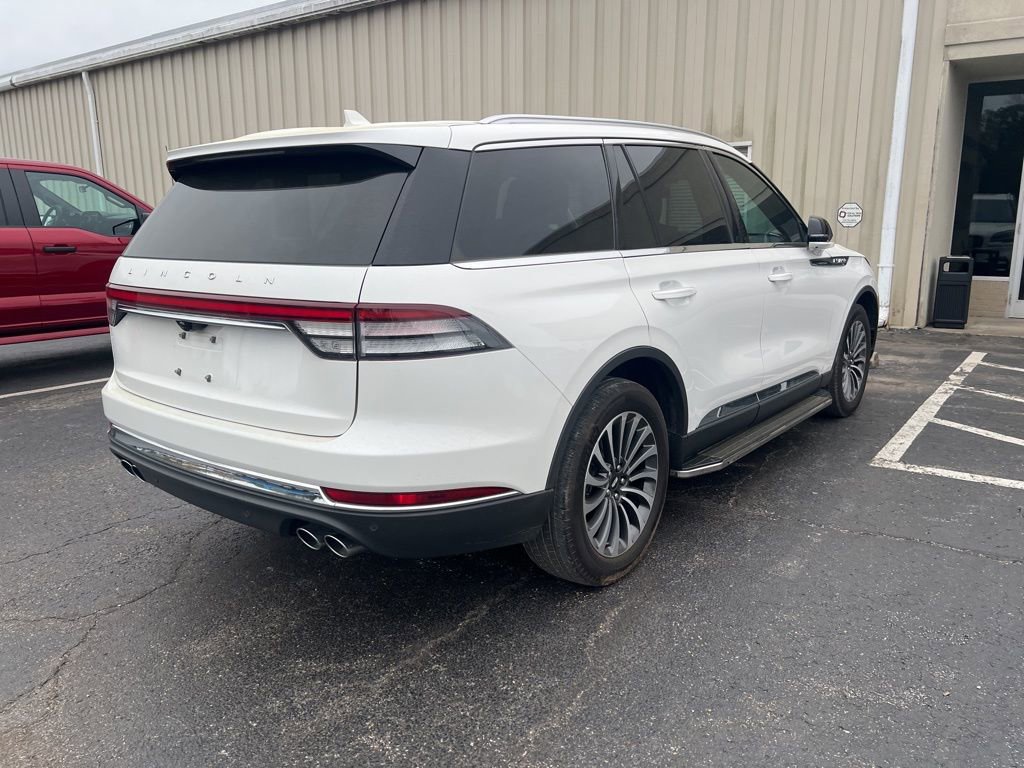 Used 2022 Lincoln Aviator Reserve w/ Elements Package Plus image 3