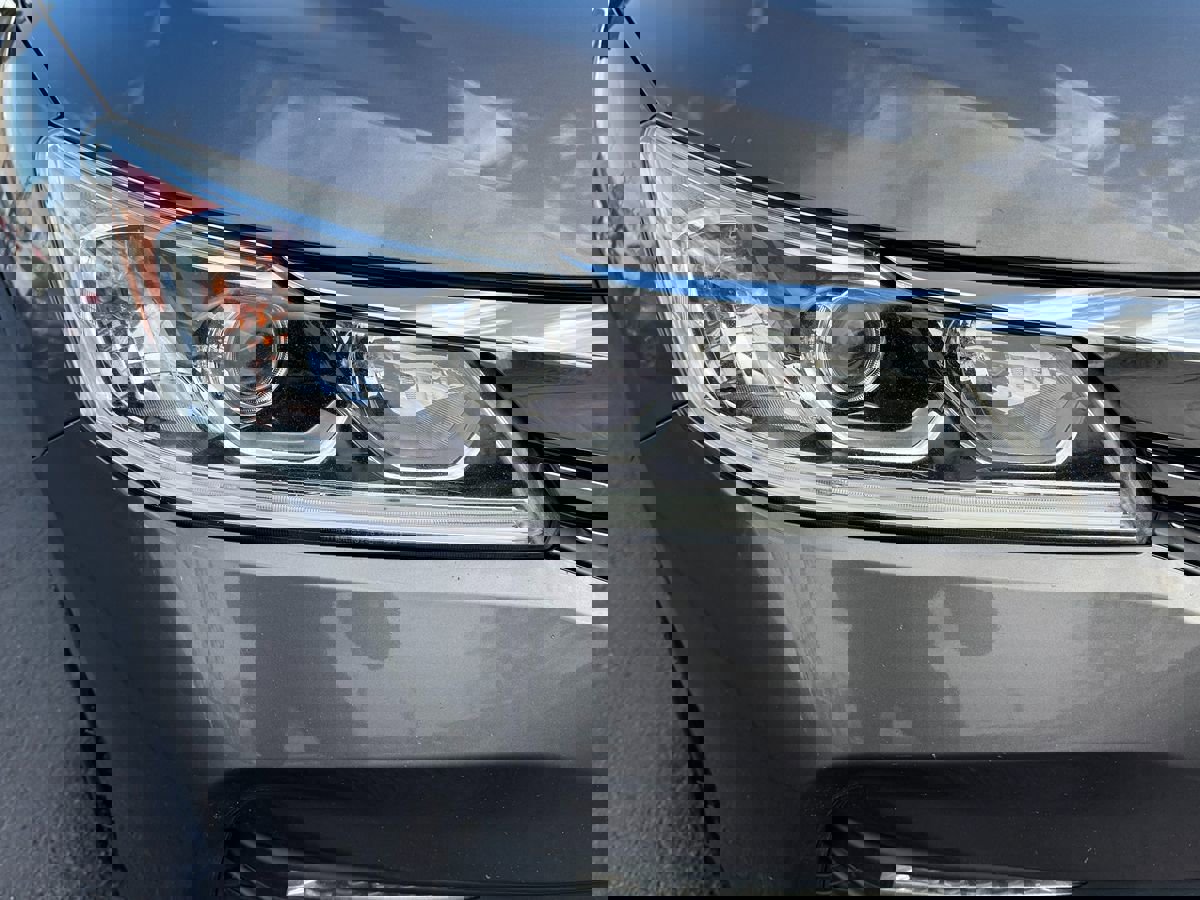 Used 2017 Honda Accord EX-L image 2