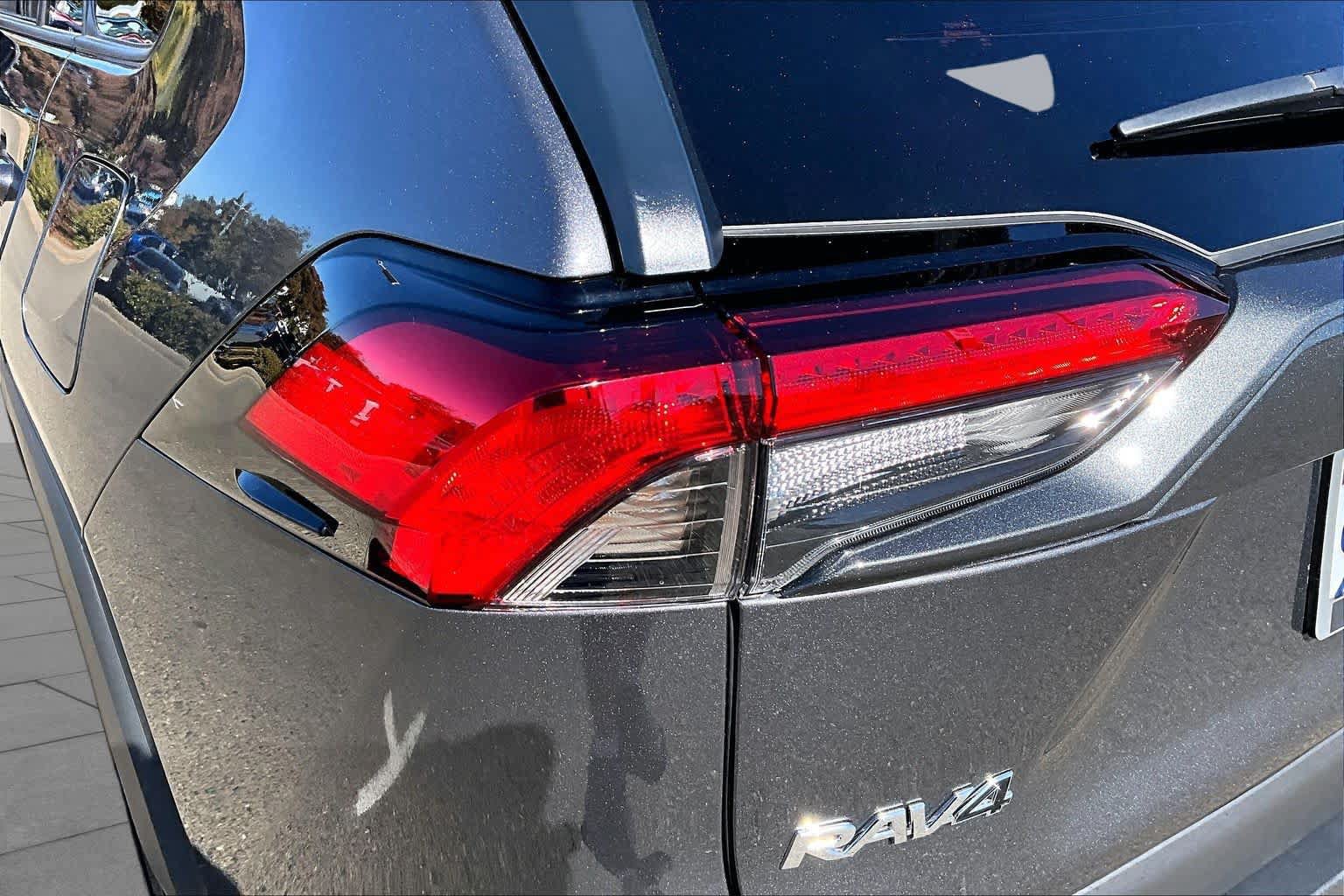 Certified 2025 Toyota RAV4 XLE w/ Convenience Package FWD image 28