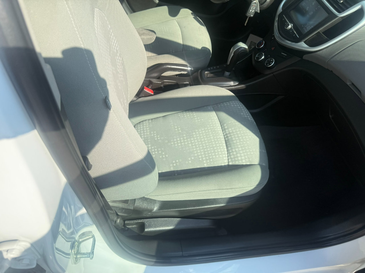 Used 2017 Chevrolet Sonic LT image 22