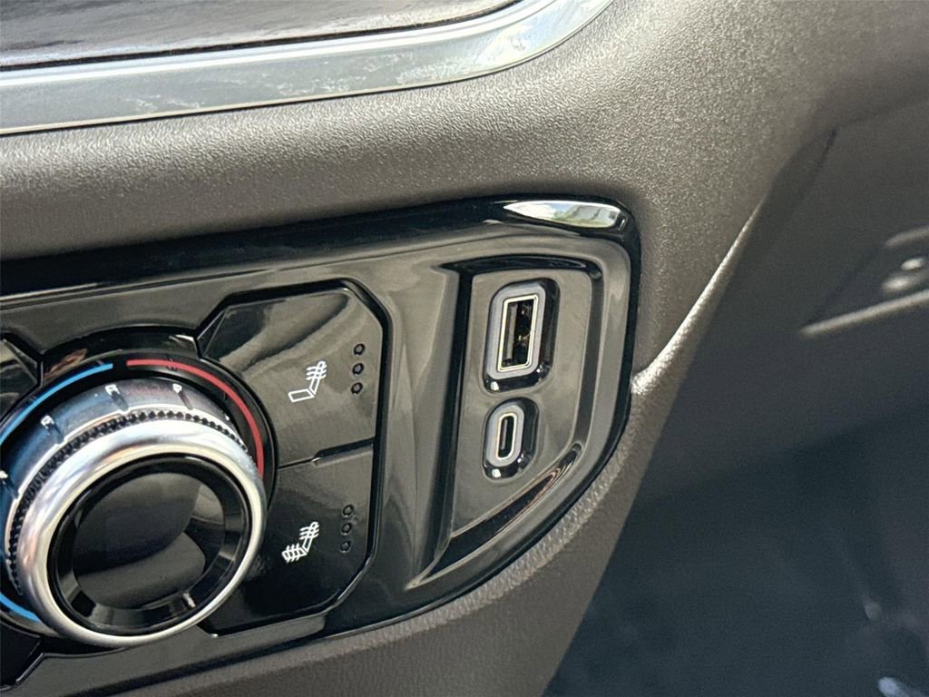 Used 2026 GMC Sierra 1500 SLT image 36