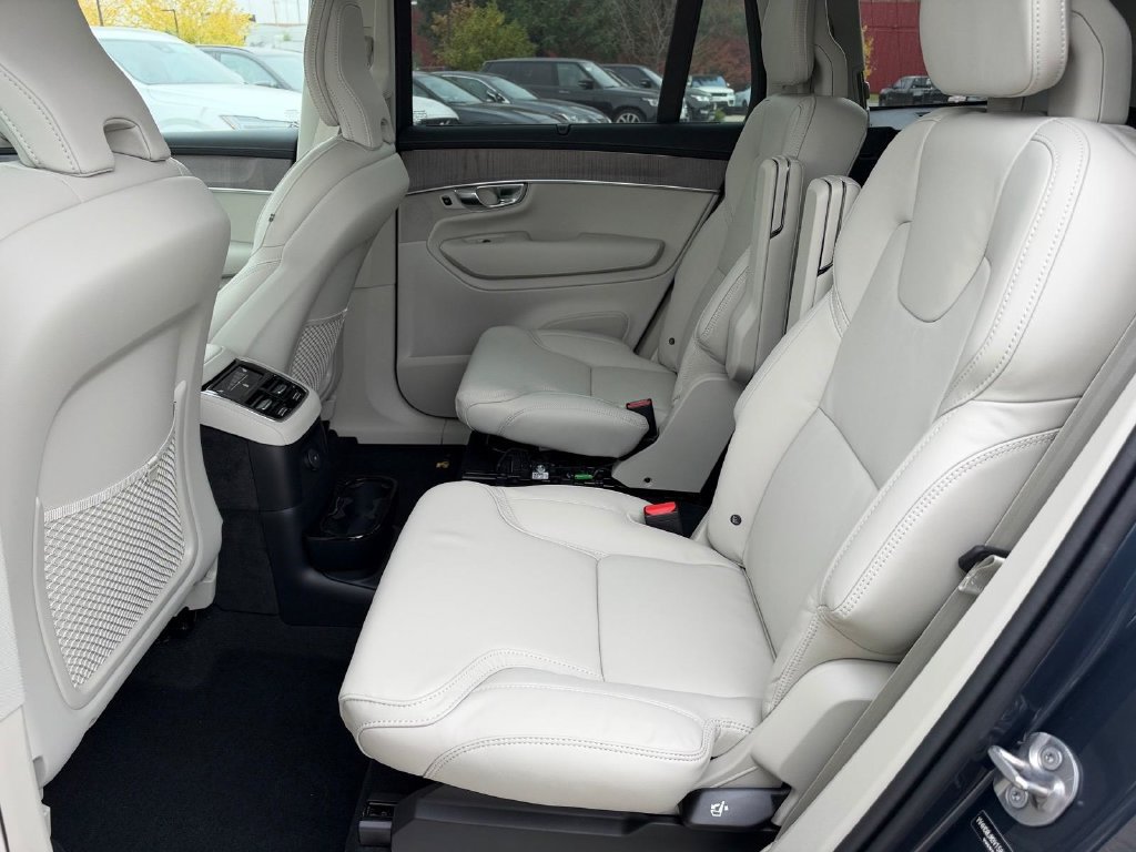 New 2027 Volvo XC90 T8 Ultra AWD/4WD image 9