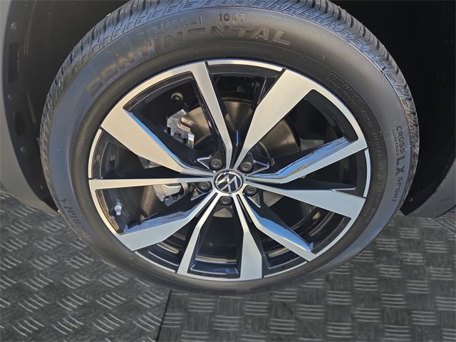 New 2026 Volkswagen Atlas Cross Sport SEL Premium R-Line image 9