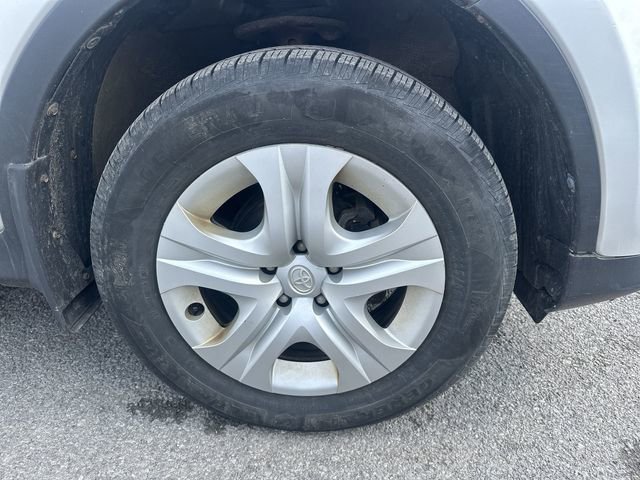 Used 2013 Toyota RAV4 LE image 29