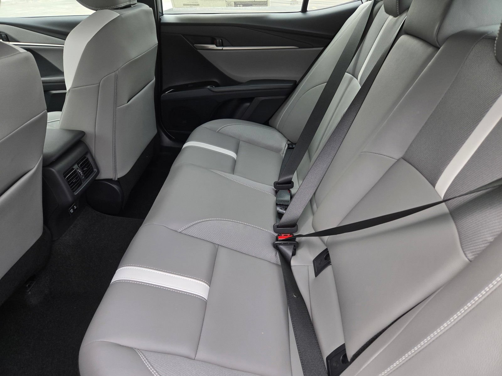 Used 2026 Toyota Camry SE FWD image 11