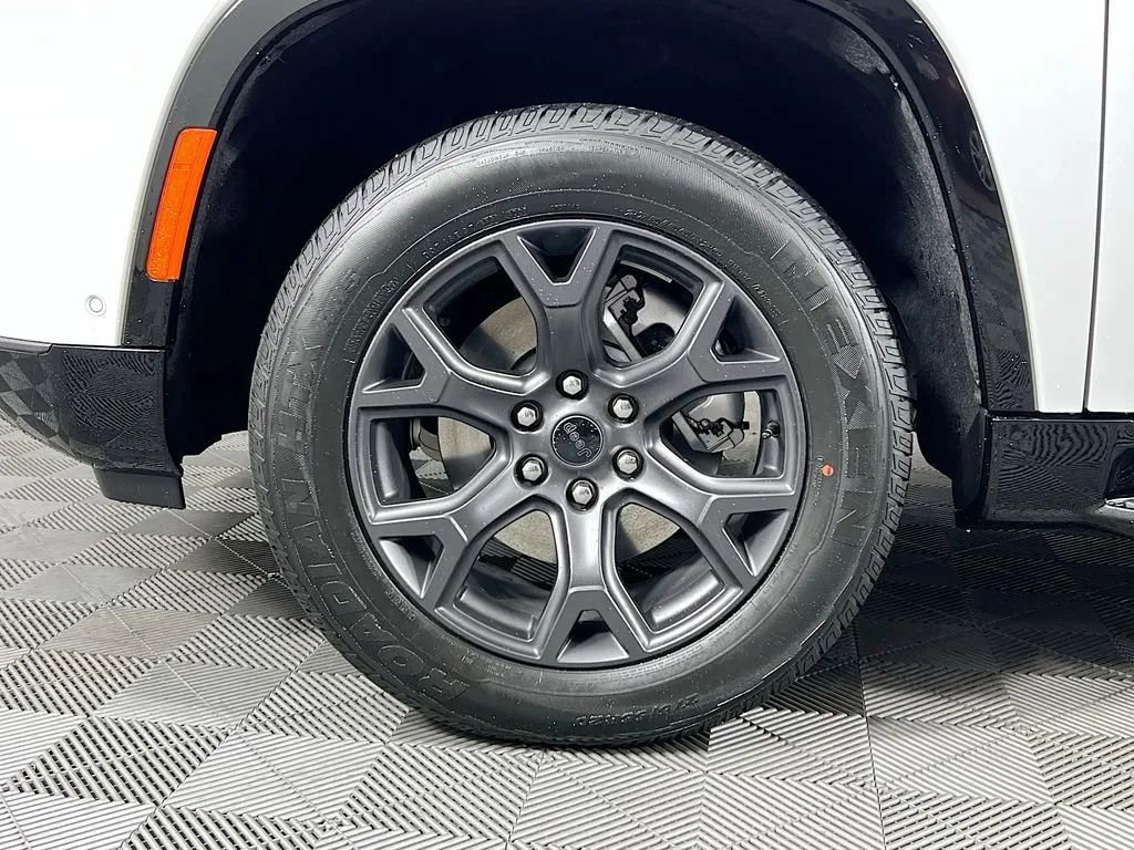 New 2026 Jeep Grand Wagoneer Limited w/ Rear Seat Video Group I AWD/4WD image 35