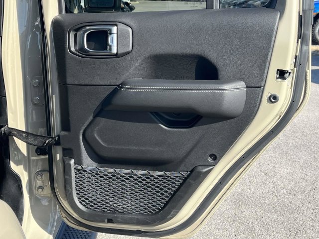 Used 2022 Jeep Wrangler Unlimited Sahara AWD/4WD image 22