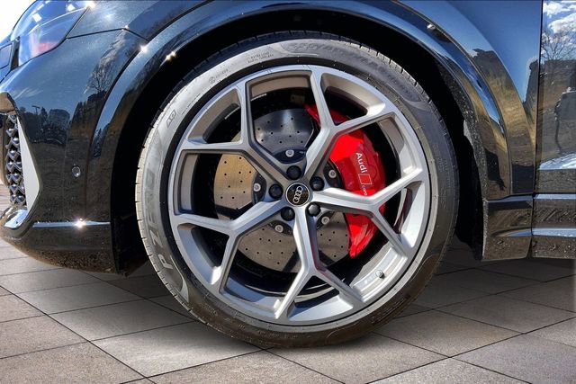 Certified 2025 Audi RS Q8 performance image 9