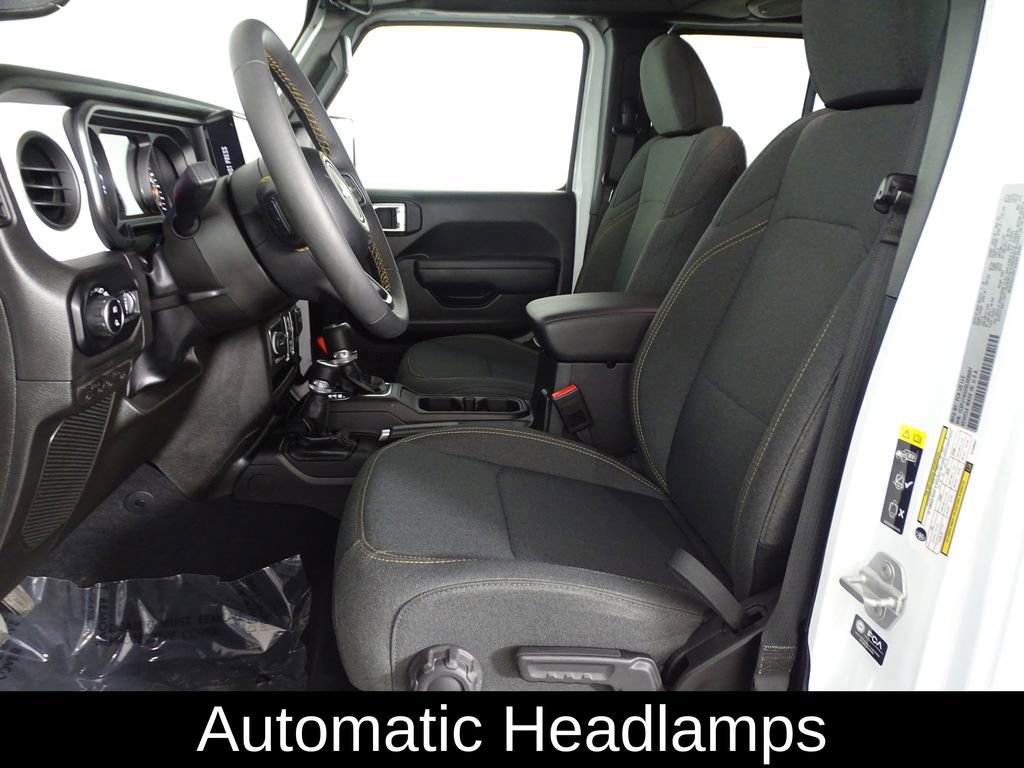 Used 2025 Jeep Gladiator Sport image 7