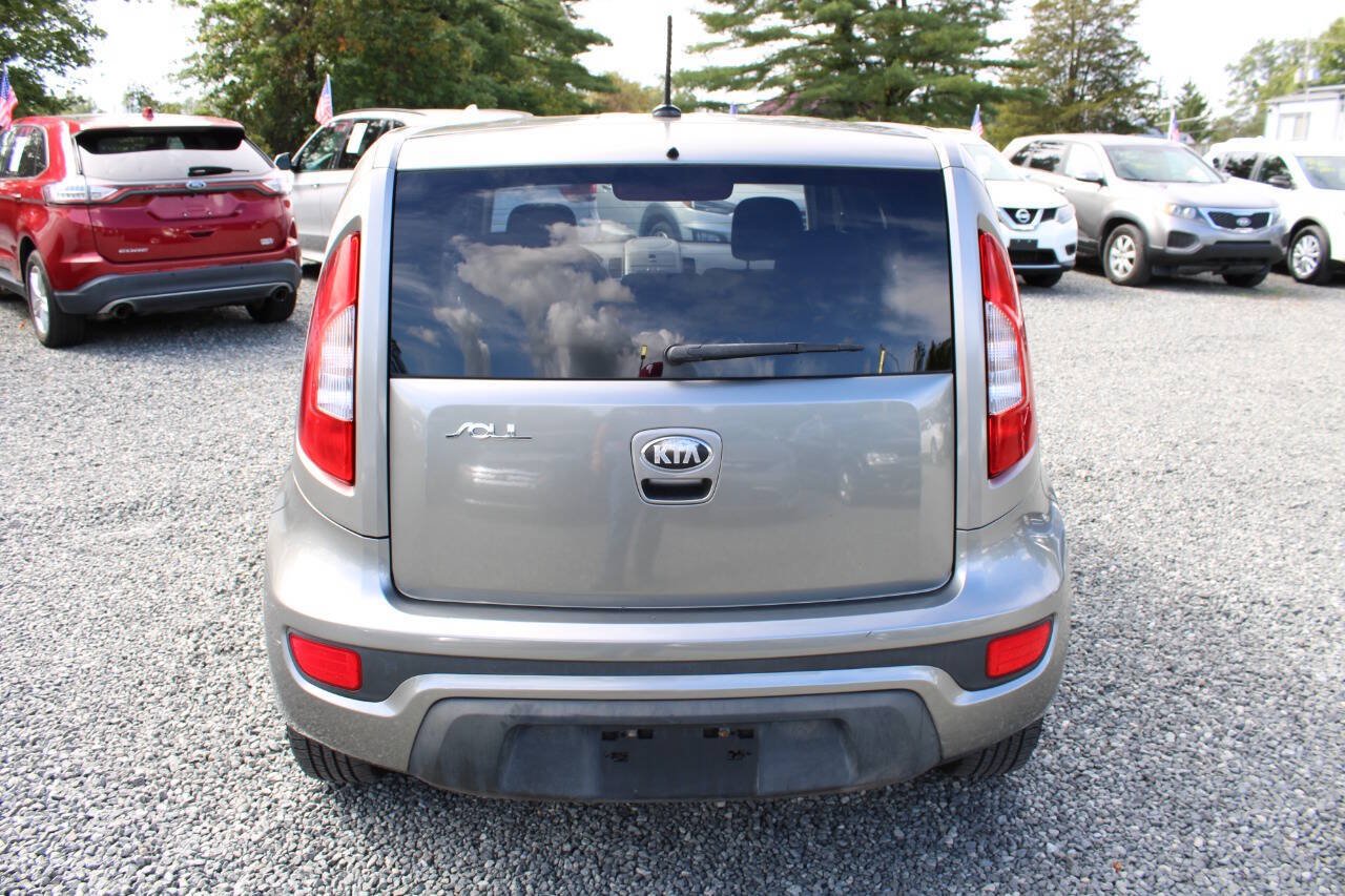 Used 2013 Kia Soul + FWD image 8