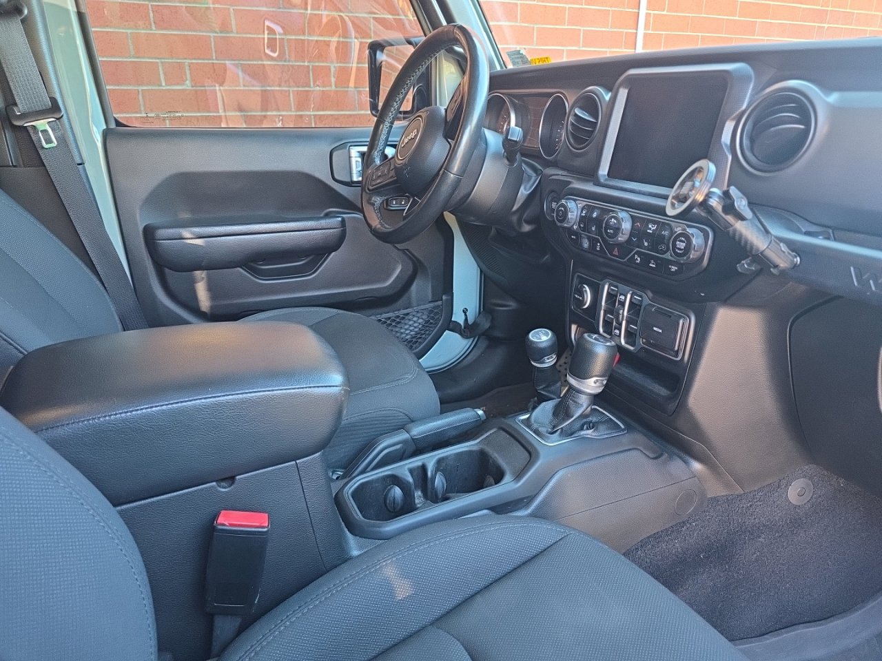 Used 2023 Jeep Wrangler Unlimited Sport AWD/4WD image 39