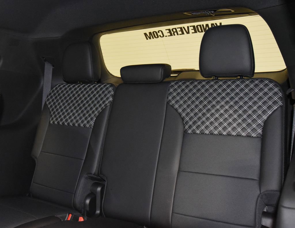 Used 2025 GMC Acadia Denali image 7