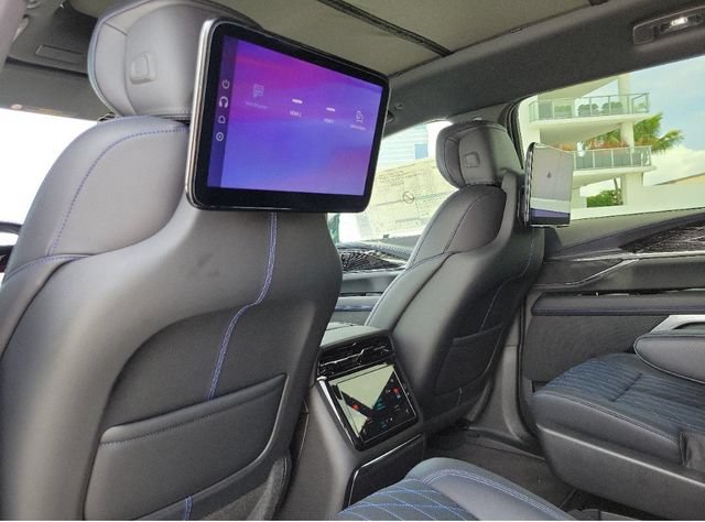 New 2026 Cadillac Escalade IQL Sport 1 w/ LPO, ONYX Package AWD/4WD image 16