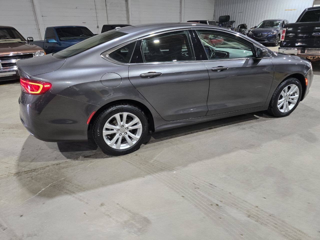 Used 2015 Chrysler 200 Limited w/ Convenience Group FWD image 11