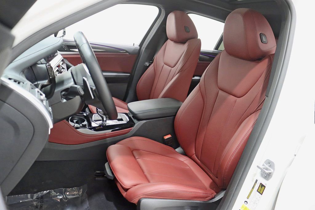 Used 2024 BMW X4 M40i w/ Premium Package image 27