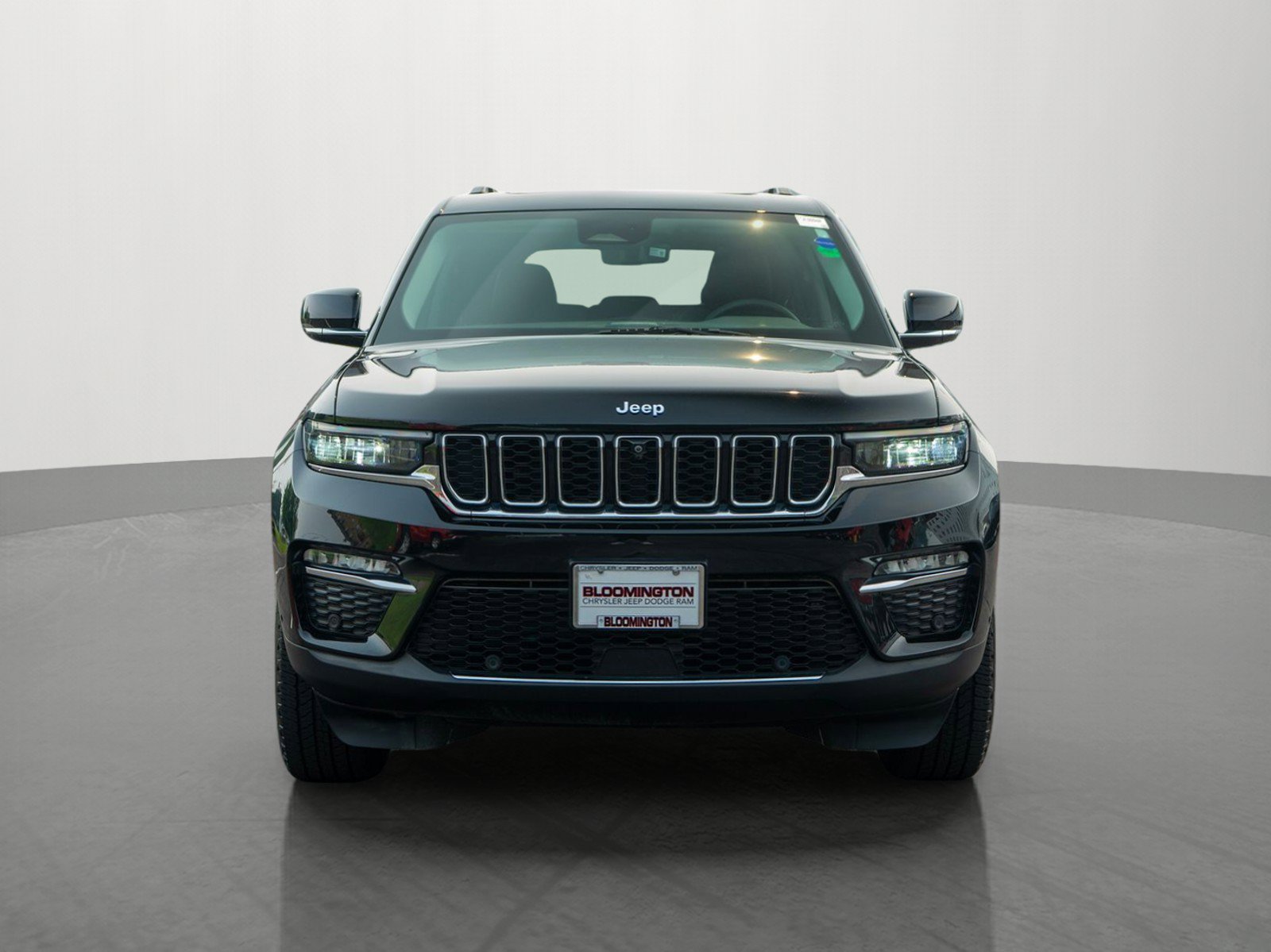 Used 2022 Jeep Grand Cherokee Limited 4xe w/ Luxury Tech Group II AWD/4WD image 2
