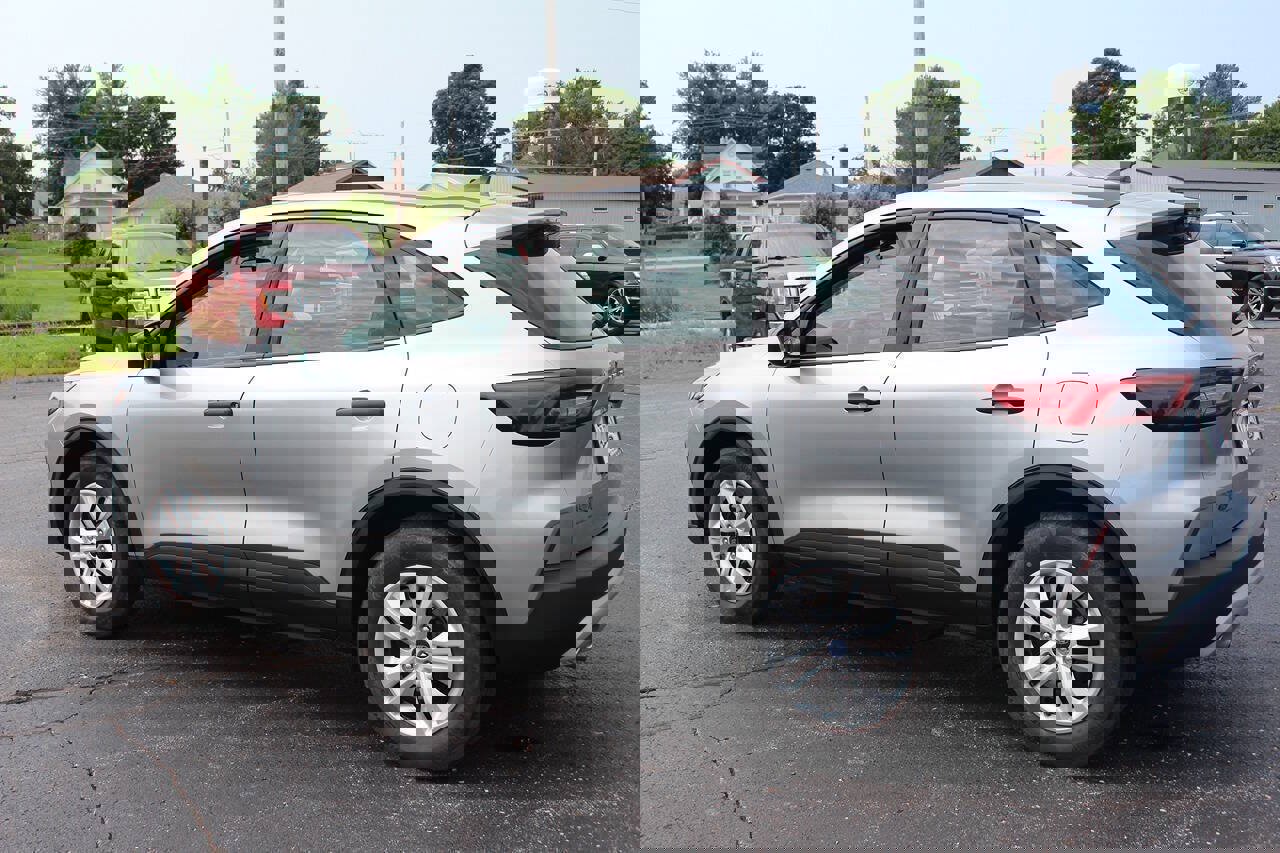 Used 2023 Ford Escape AWD image 2