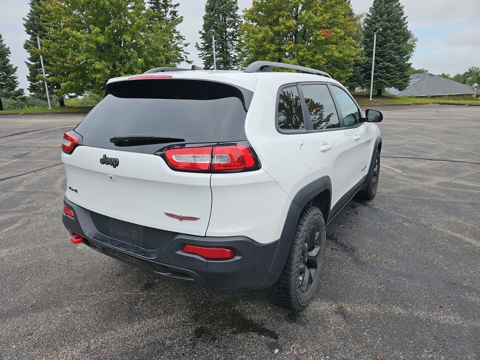 Used 2017 Jeep Cherokee Trailhawk w/ Cold Weather Group AWD/4WD image 6