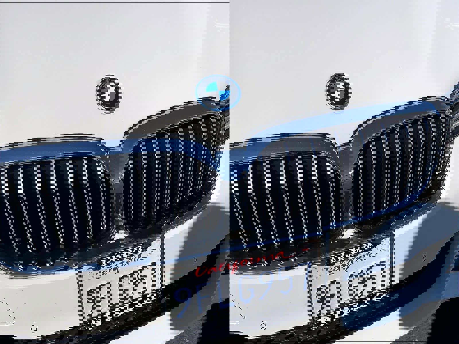 Used 2023 BMW 530e xDrive w/ M Sport Package image 31