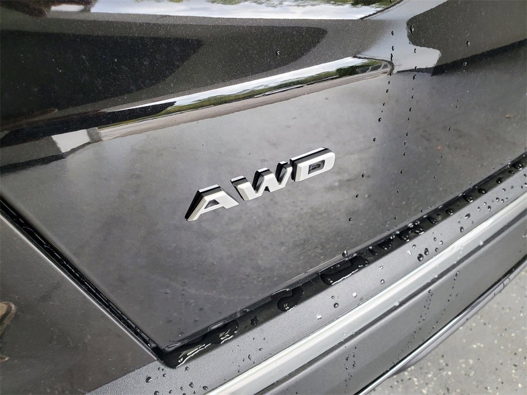 New 2025 Cadillac XT5 Sportv w/ LPO, Red Accent Package image 32