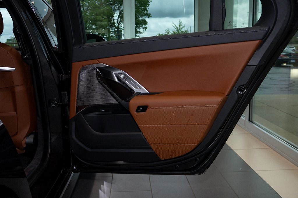 Used 2025 BMW i7 eDrive50 w/ Premium Package RWD image 35