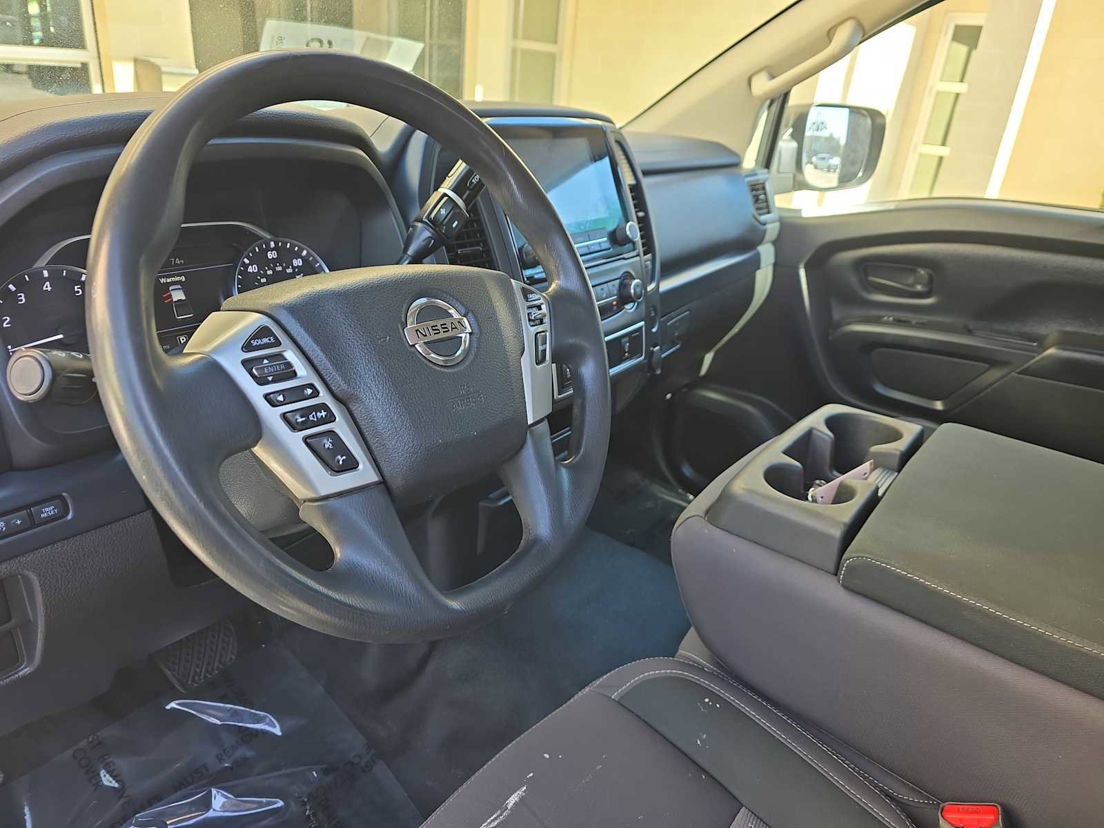 Used 2022 Nissan Titan S image 13